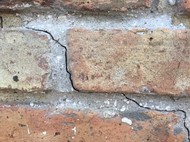 Brick Cracks Types And Course WAEXX Brick Cracks Types And Course WAEXX