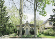 Dallas home in neighborhood