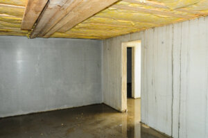 signs of water damage to foundation in basement