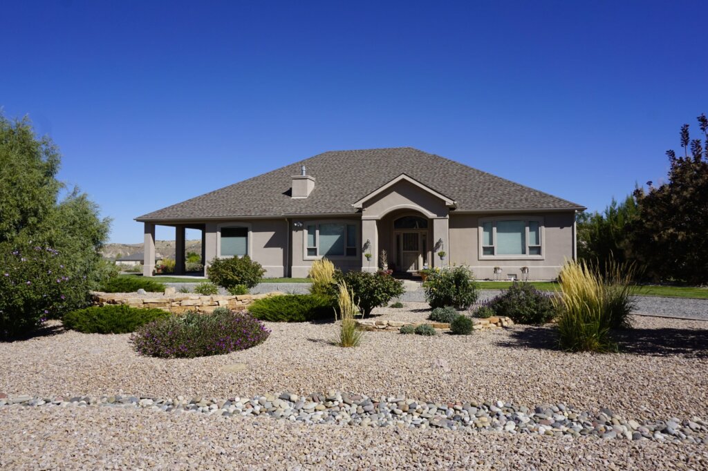 Home in Texas with drought tolerant plants